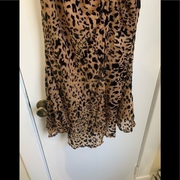 ZY Leopard Print Midi Dress with slit Size XS - Picture 11 of 16